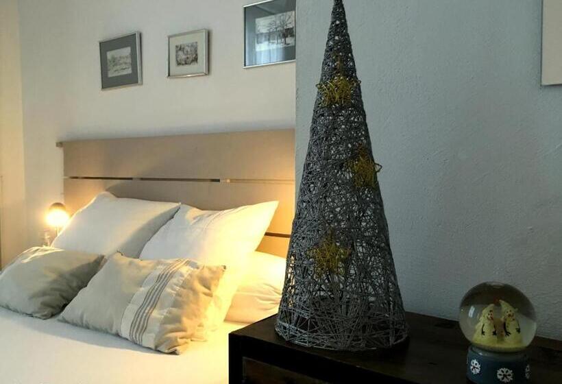 Nocleg ze śniadaniem Chambres & Tables D'hôtes L'ostal De Pombonne