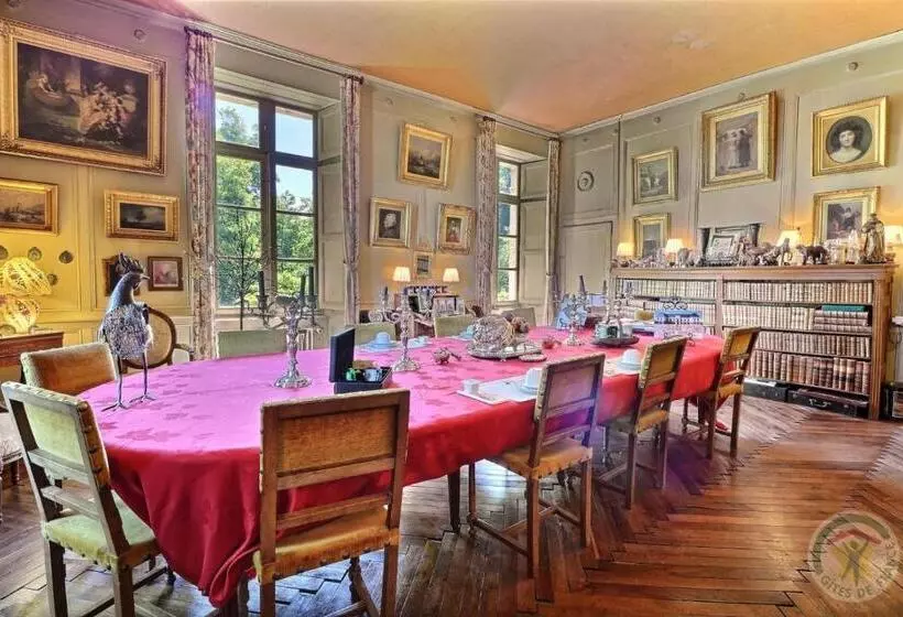 تختخواب و صبحانه Château Du Golf De La Freslonnière