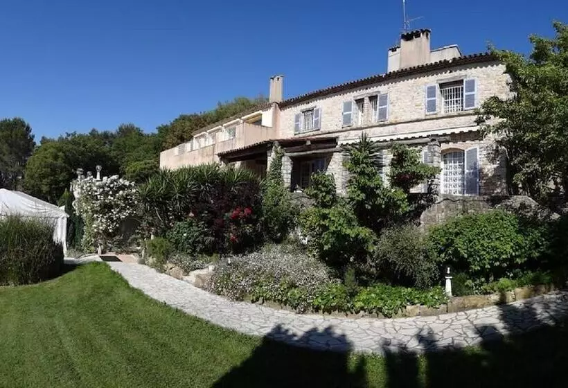 تختخواب و صبحانه Domaine Du Paradis Des Oiseaux