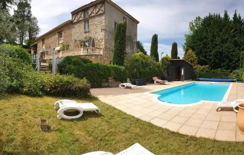 تختخواب و صبحانه La Ferme De Jeanne