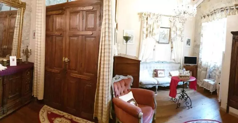 تختخواب و صبحانه La Ferme De Jeanne