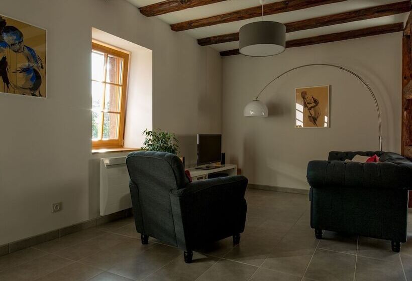 Bed and Breakfast La Maison D Emilie