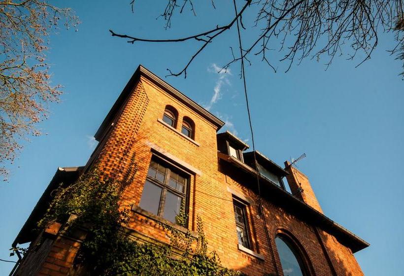 تختخواب و صبحانه La Maison Du Sart