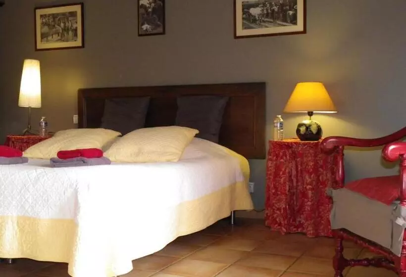 ベッドアンドブレックファースト Le Cottage Du Château