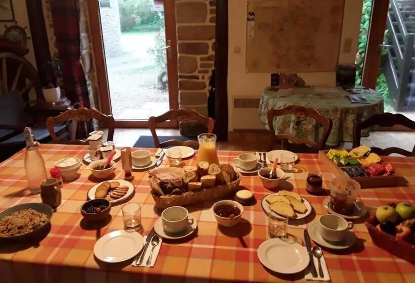 Aamiaismajoitus (B&B) Les Pieds Dans L Herbe
