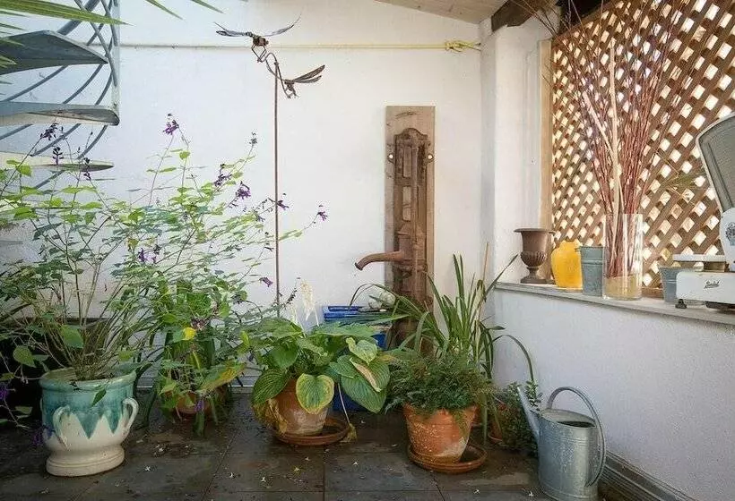تختخواب و صبحانه Les Terrasses De La Maison Pago