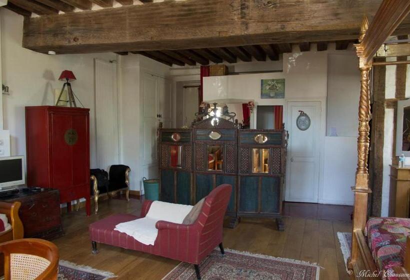 Nocleg ze śniadaniem Les Trois Maillets, Monument Historique