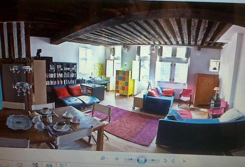 Nocleg ze śniadaniem Les Trois Maillets, Monument Historique