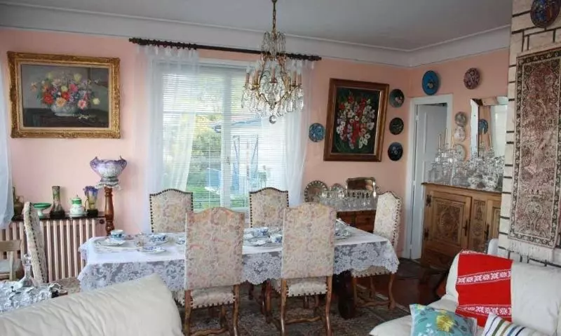 Aamiaismajoitus (B&B) Villa Erresiñolettean