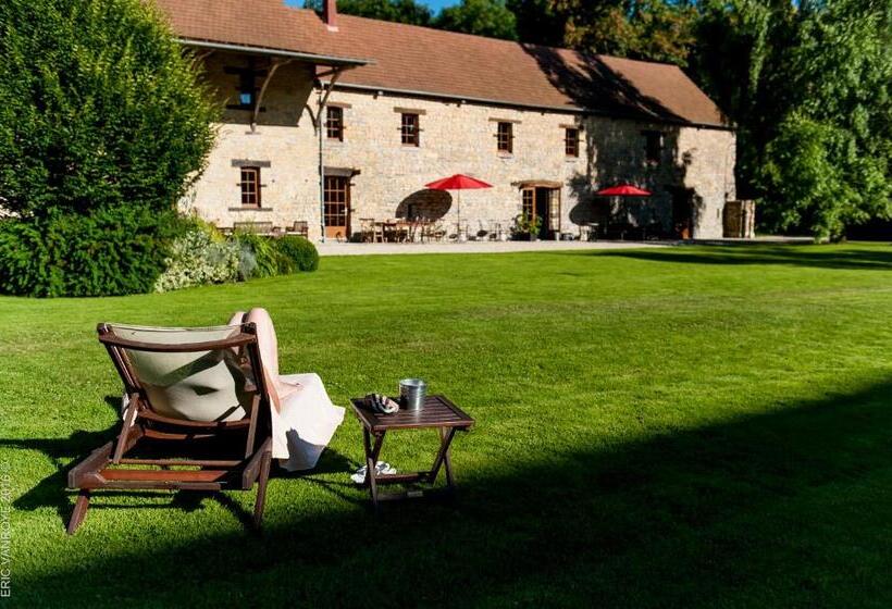 فندق Domaine De La Pommeraye & Spa