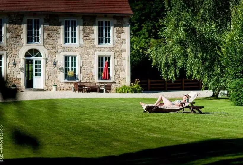 Hotelli Domaine De La Pommeraye & Spa