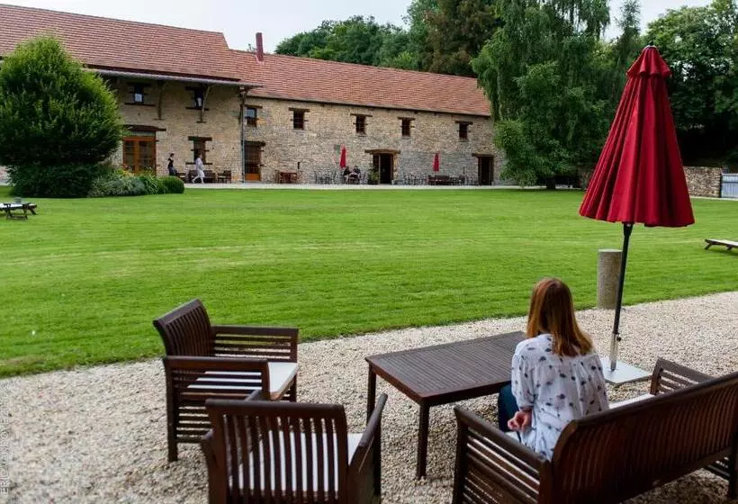 Hotelli Domaine De La Pommeraye & Spa