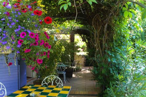 هتل Clos Des Iris