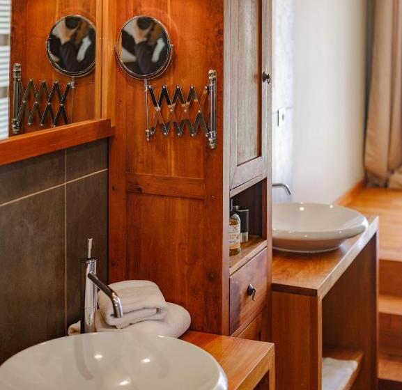 فندق Domaine De La Pommeraye & Spa