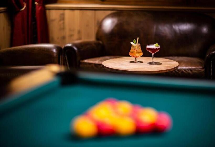 هتل Hôtel Champs Fleuris Morzine