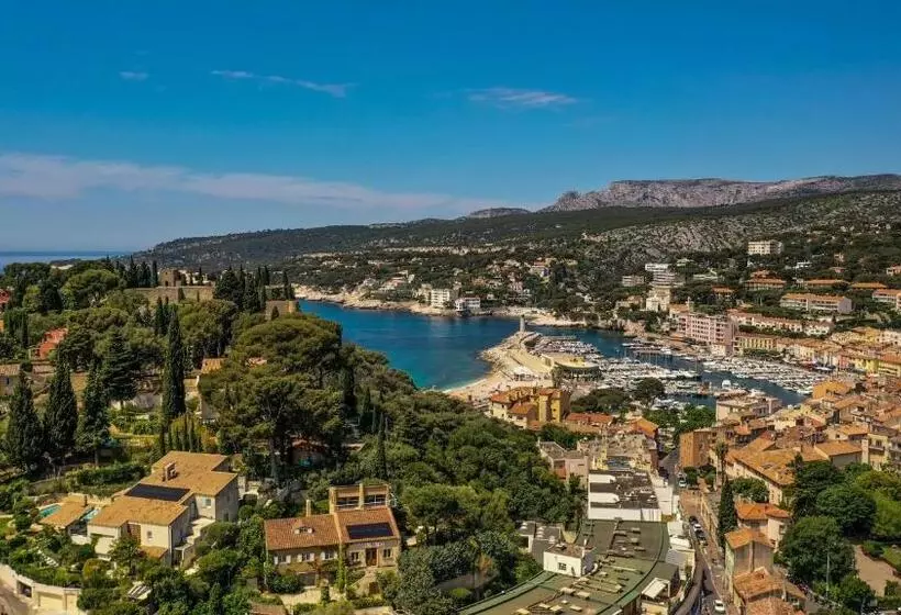 Hotelli Hôtel Eden Cassis   Parking Privé