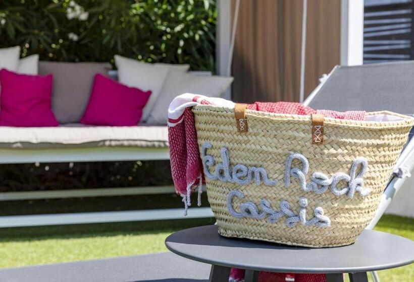 هتل Hôtel Eden Cassis Parking Privé