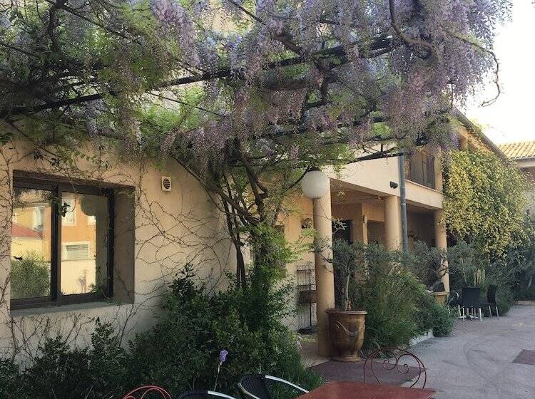 فندق Hôtel Le Relais Du Luberon