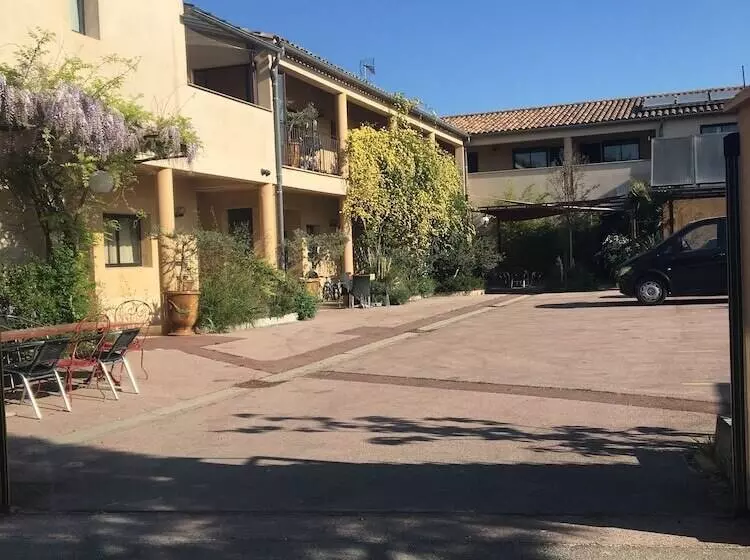 ホテル Hôtel Le Relais Du Luberon