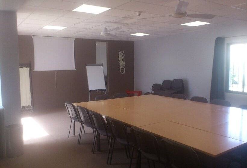 فندق Hôtel Le Relais Du Luberon