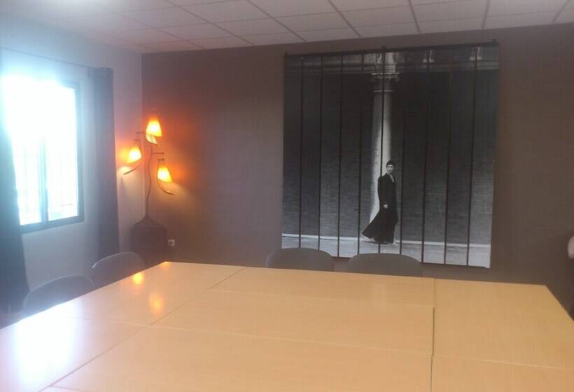 فندق Hôtel Le Relais Du Luberon