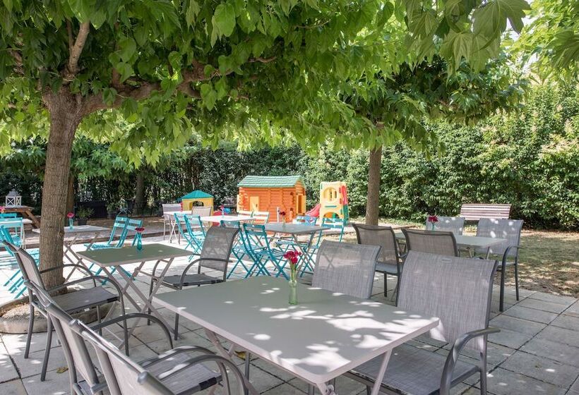 בית מלון כפרי Le Clos Des Bruyeres