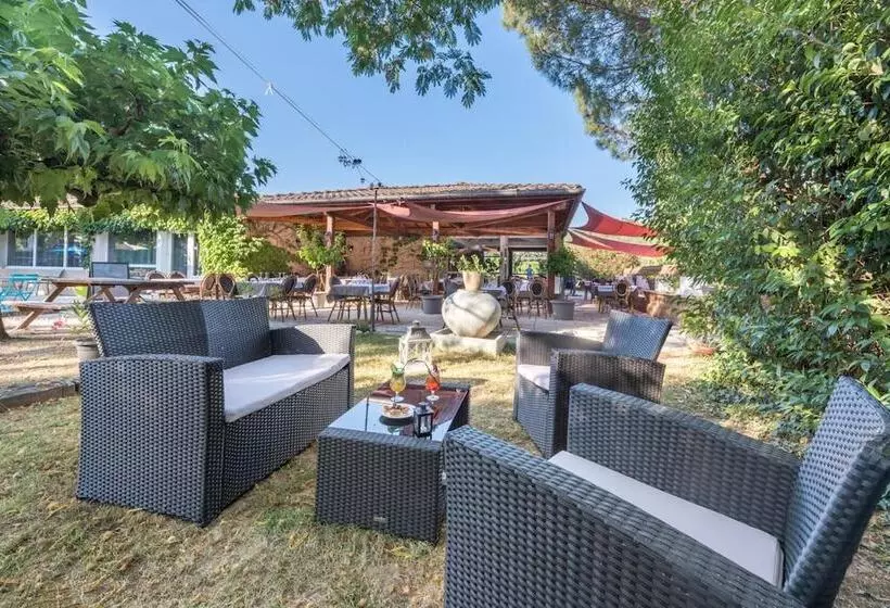 Hotelli Le Clos Des Bruyeres