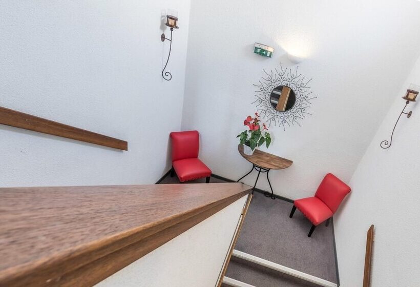 בית מלון כפרי Le Clos Des Bruyeres