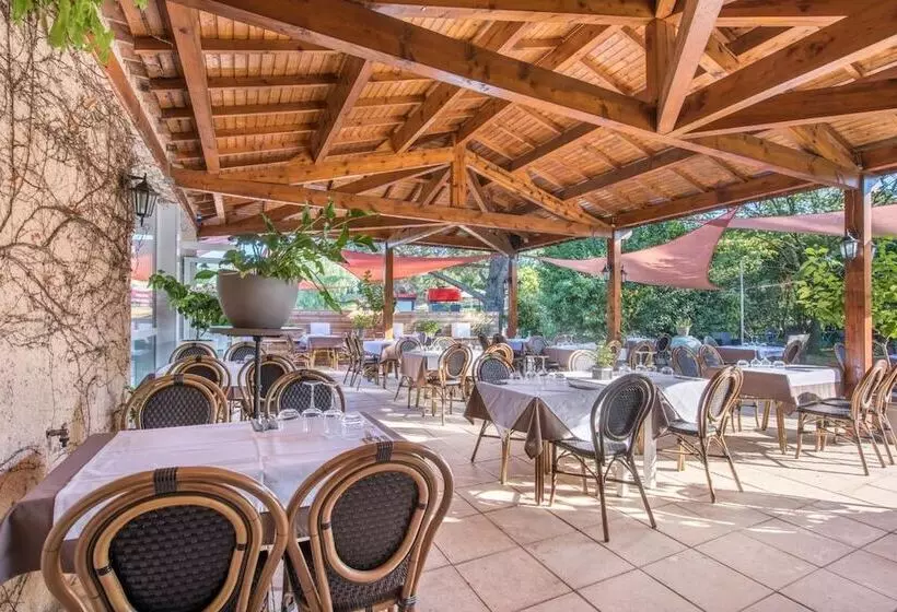 Hotelli Le Clos Des Bruyeres