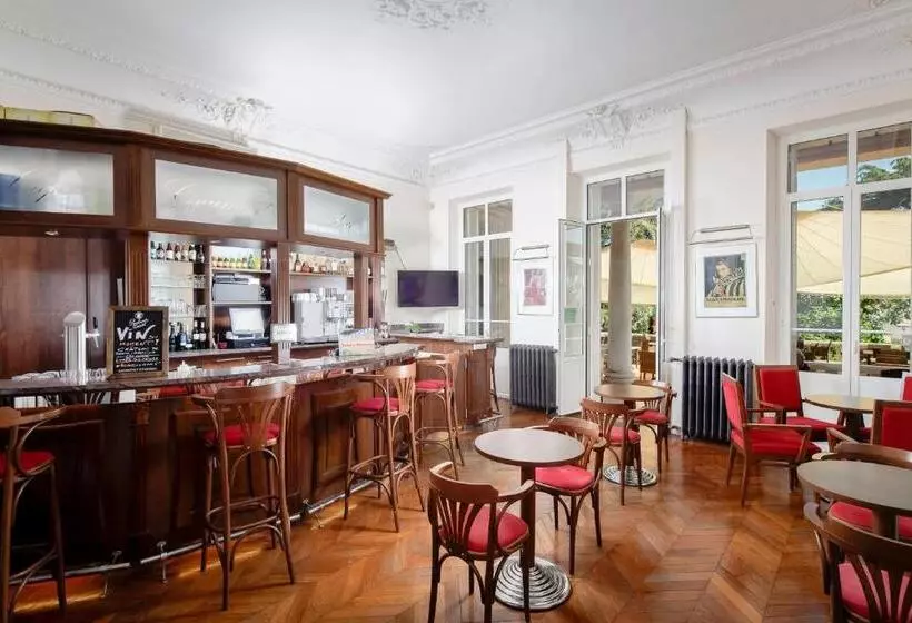 Otel Les Tourelles