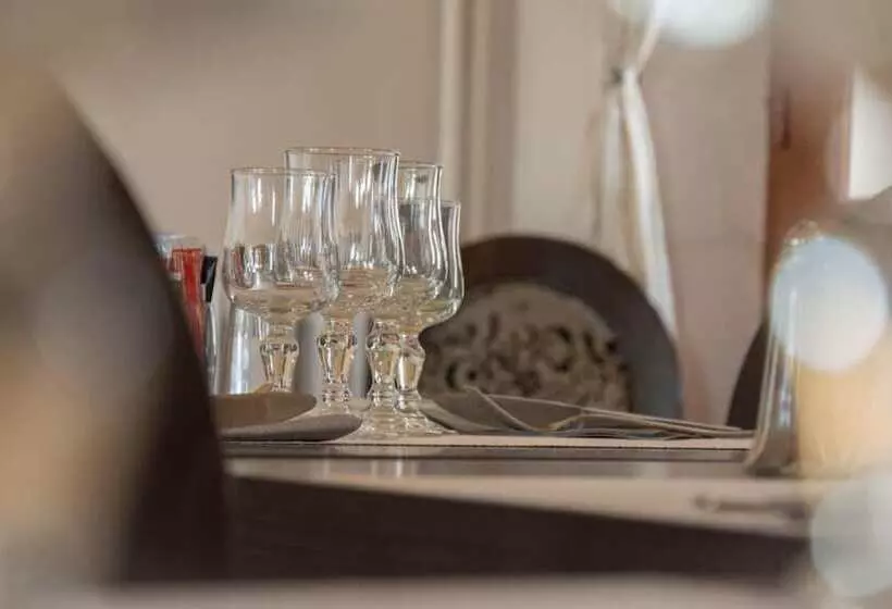 Hotel Restaurant Le Castel Fleuri
