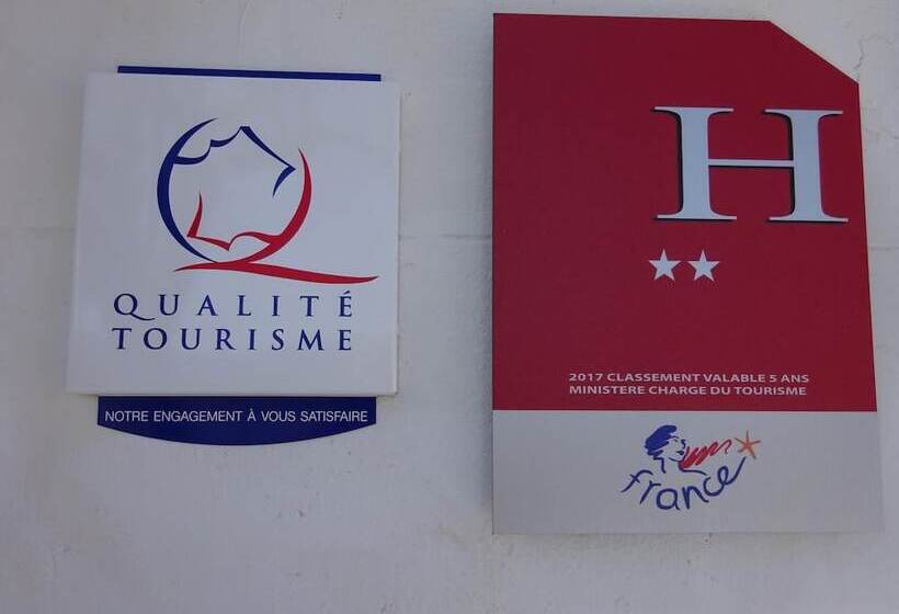 ホテル Restaurant Le Castel Fleuri