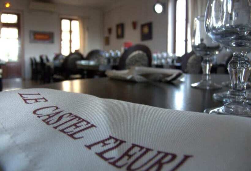 ホテル Restaurant Le Castel Fleuri