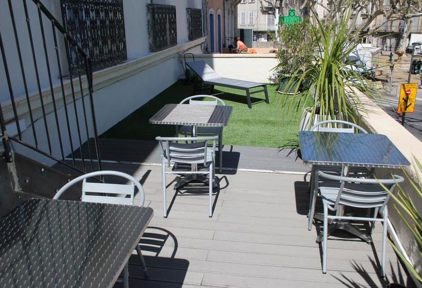 בית מלון כפרי Hôtel L Univers