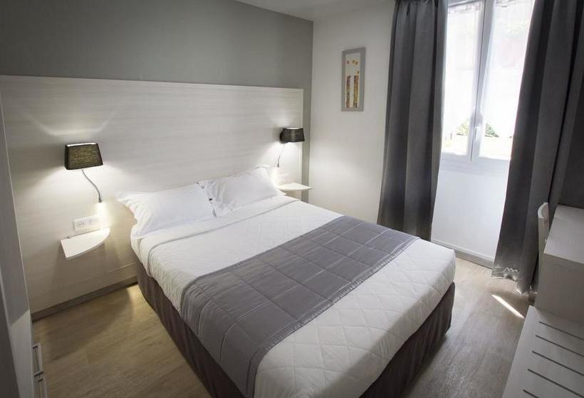 בית מלון כפרי Hôtel L Univers