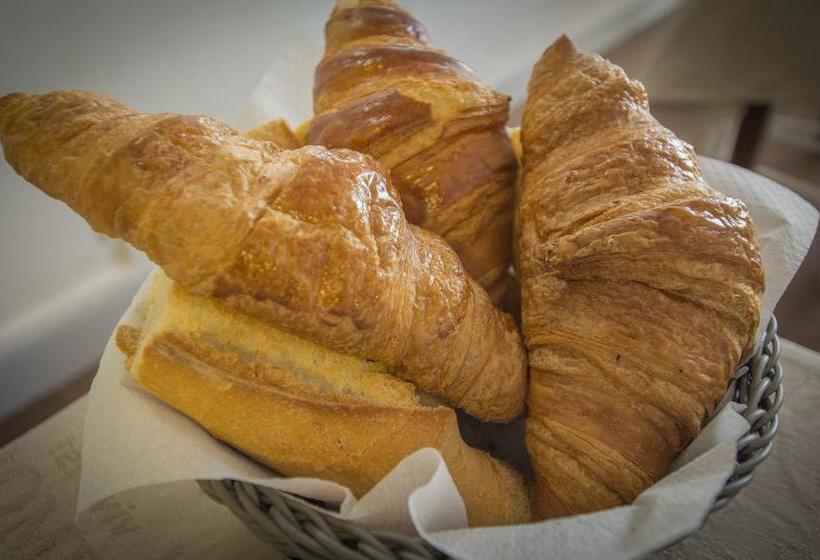 בית מלון כפרי Hôtel L Univers