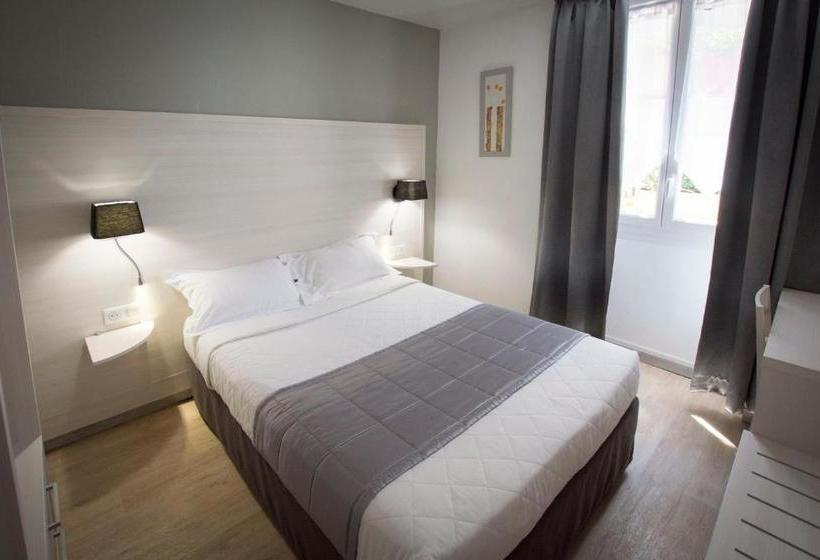 בית מלון כפרי Hôtel L Univers