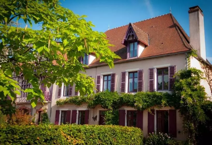 Aamiaismajoitus (B&B) Au Puy Des Vérités