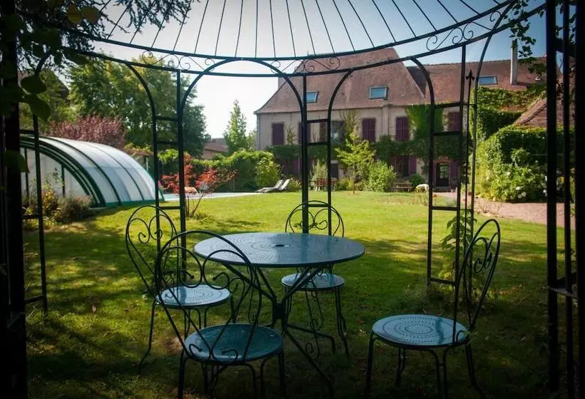 Aamiaismajoitus (B&B) Au Puy Des Vérités