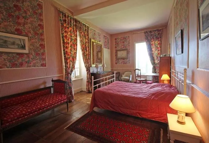 تختخواب و صبحانه Château De La Chabroulie
