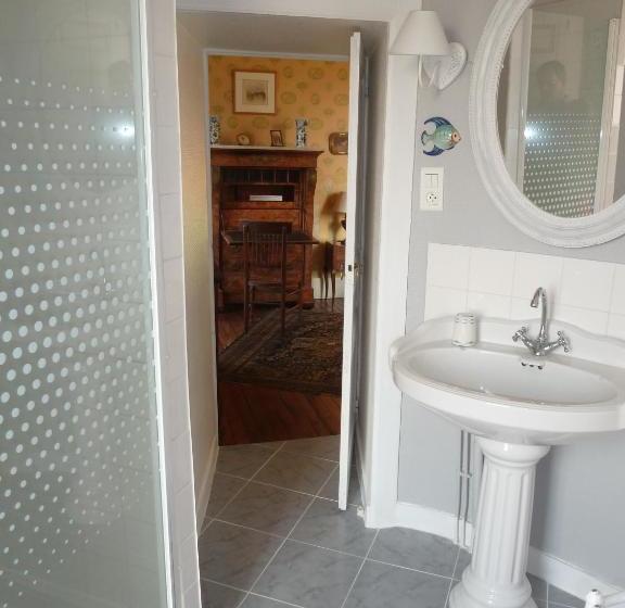 مبيت وإفطار Château De La Chabroulie