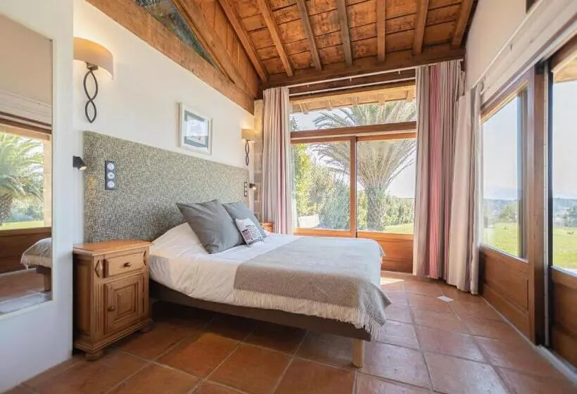 تختخواب و صبحانه La Maison Tamarin