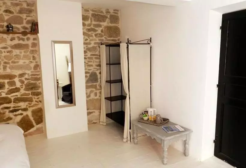 Aamiaismajoitus (B&B) Maison Allène