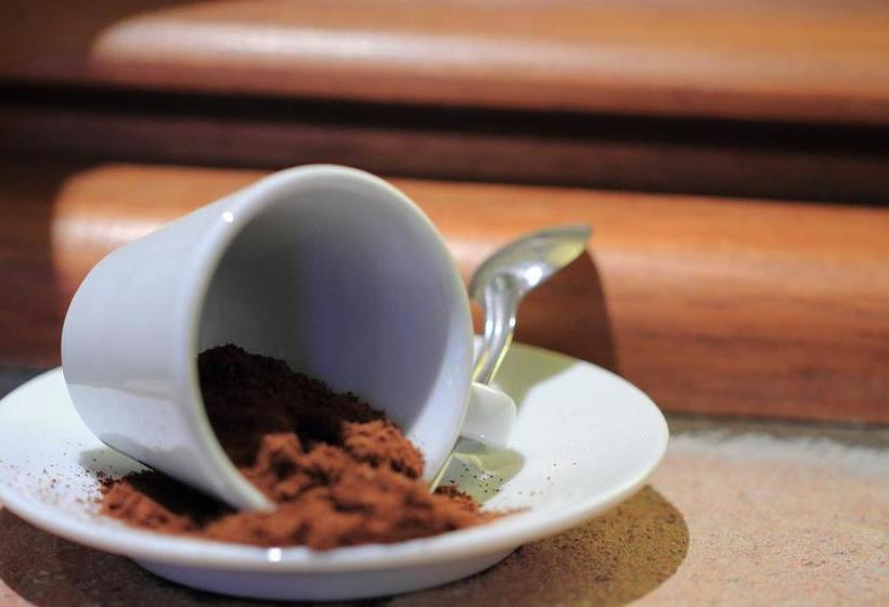 Отель Au Bon Laboureur