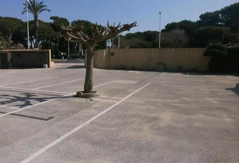هتل Au Tapis De Sable