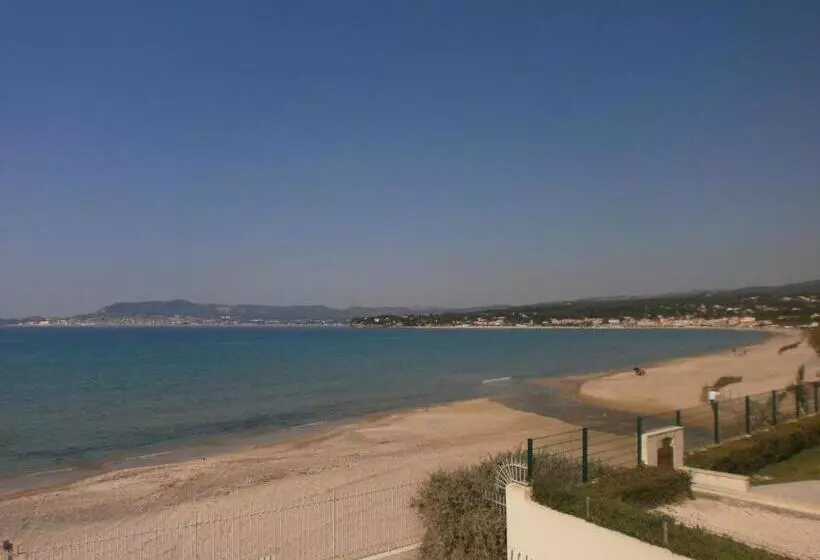 هتل Au Tapis De Sable