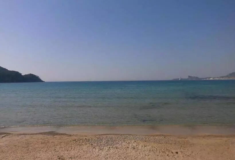 هتل Au Tapis De Sable