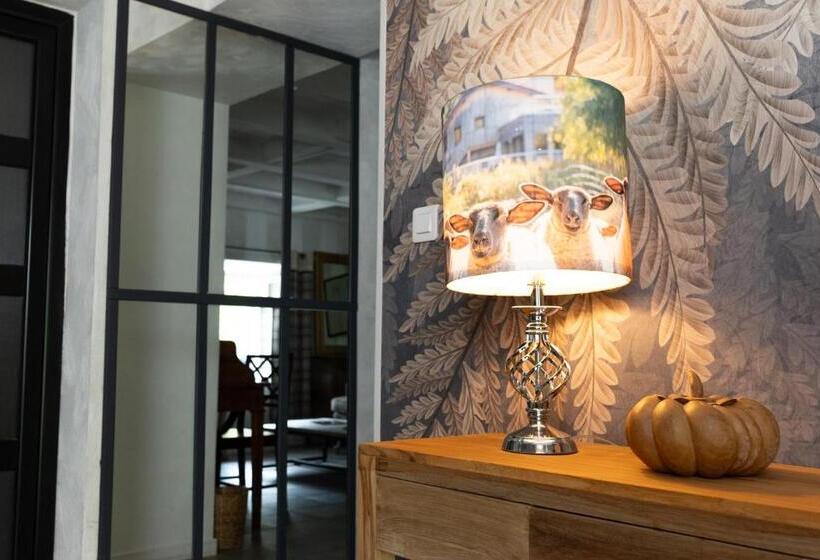 فندق Auberge De La Poulcière