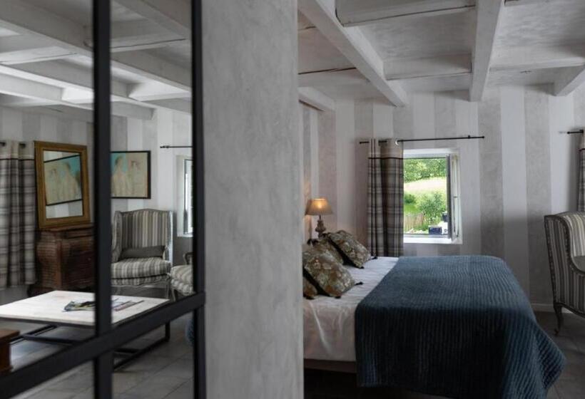 فندق Auberge De La Poulcière