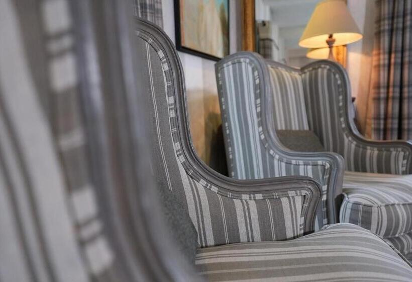 فندق Auberge De La Poulcière